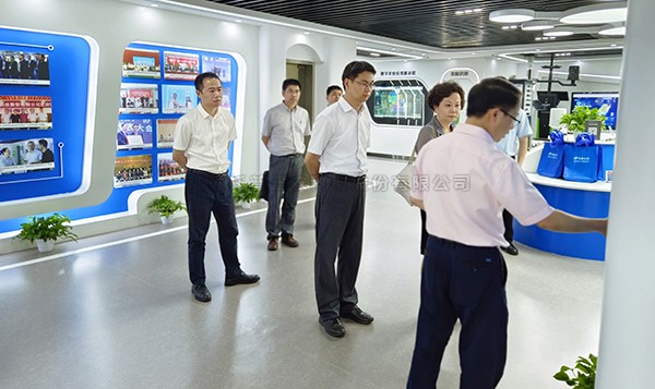 浙江省科技厅副厅长吴卿、台盟省委会主委陈清莉一行赴麻将胡了调研调查