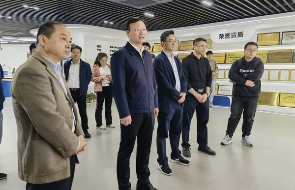 农业村落部信息中心副主任张国庆带队赴麻将胡了参观调研