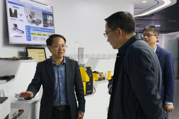 荆门市科技局党组成员、副局长楼立群一行光临麻将胡了调查调研