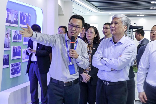 全国人大常委会副委员长丁仲礼光临麻将胡了调查调研