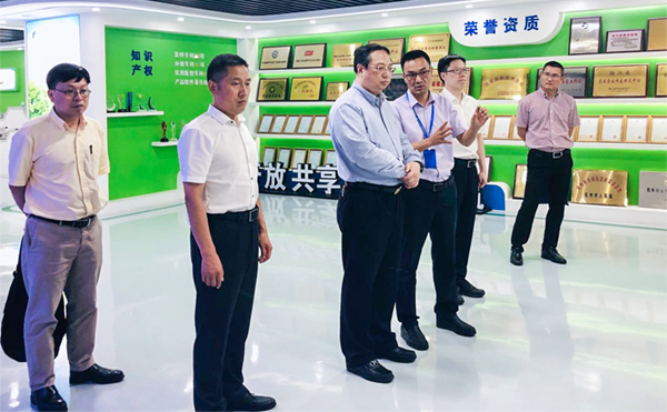 荆门市副市长王宏一行光临麻将胡了调研