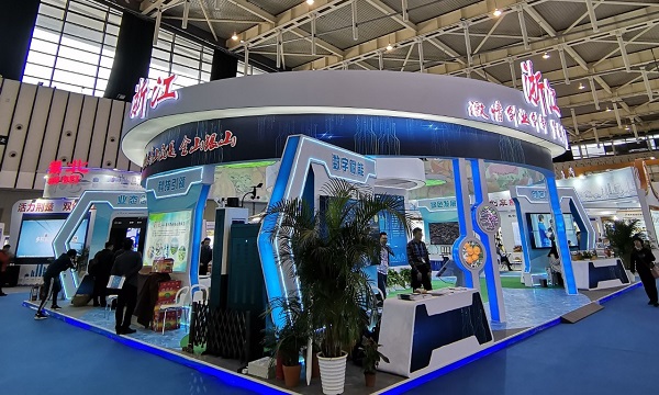 麻将胡了向现场的新农夫与企业代表们展示了最新的有关技术产品与服务平台成就