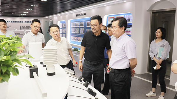 应义斌教授一行参观麻将胡了数字三农展厅